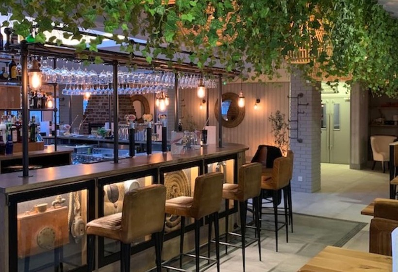 בית מלון כפרי The Peninsula