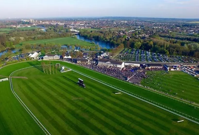 ホテル The Pinewood