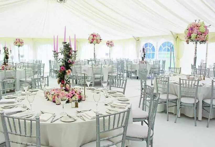 ホテル The Pinewood