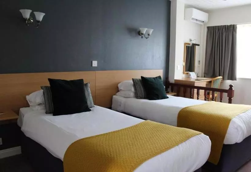 호텔 The Town & Country Lodge