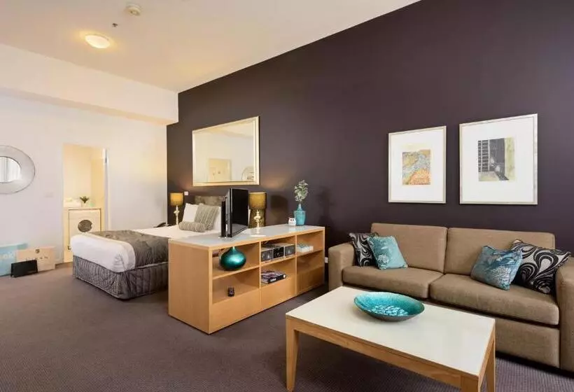 Hotel Treasury On Collins