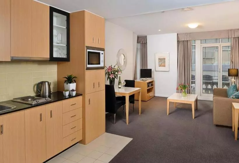 Hotel Treasury On Collins