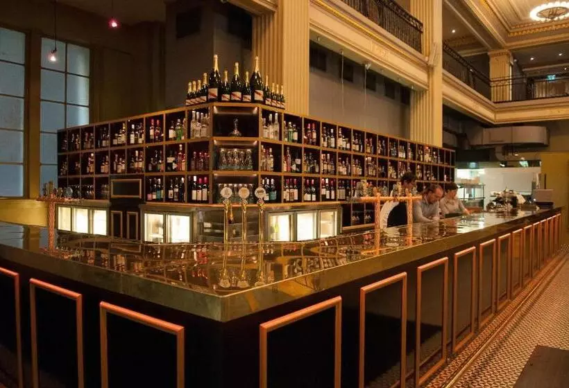 Hotel Treasury On Collins