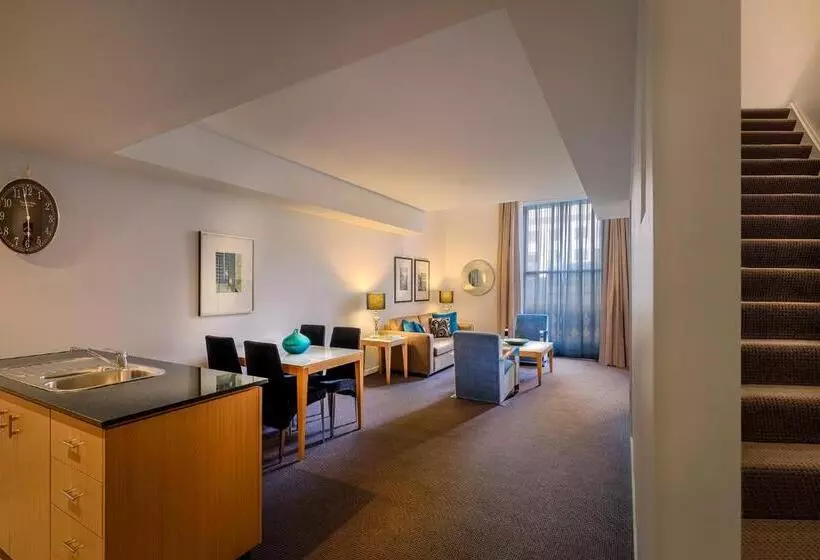 Hotel Treasury On Collins