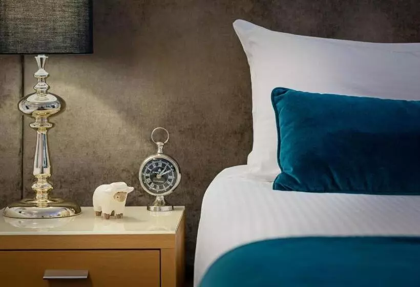 Hotel Treasury On Collins