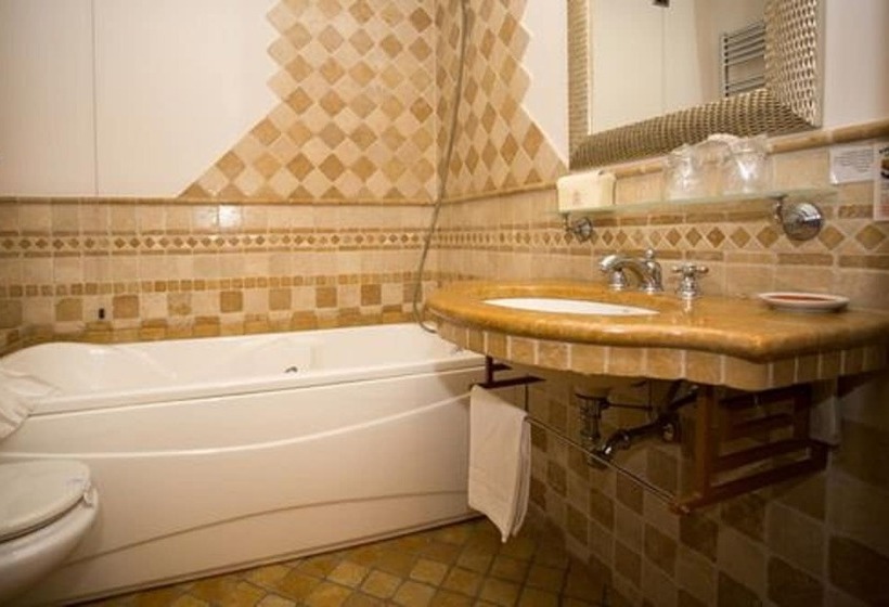 Отель Tritone Lipari