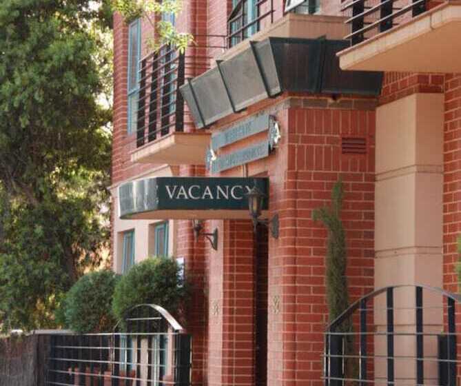 Majestic Tynte Street Apartments