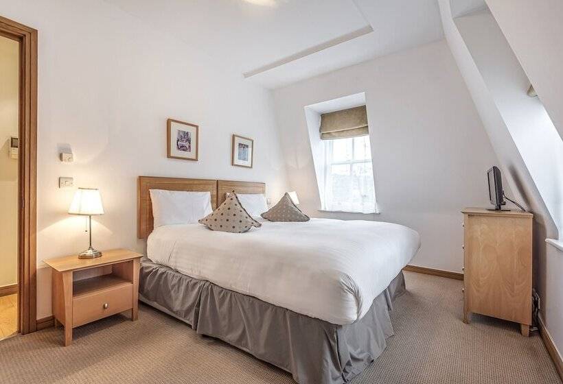 Native Kings Wardrobe, St Pauls