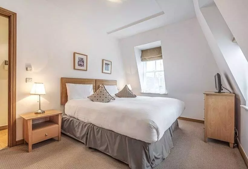 Native Kings Wardrobe, St Pauls