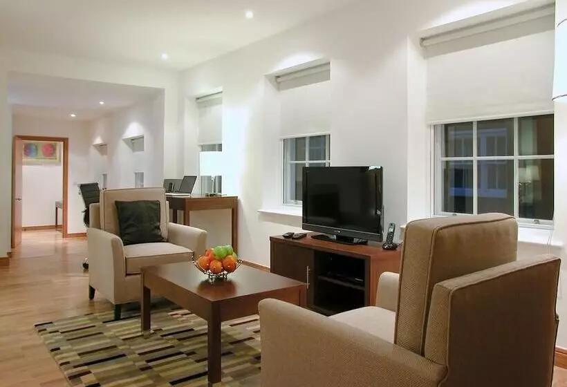 Native Kings Wardrobe, St Pauls