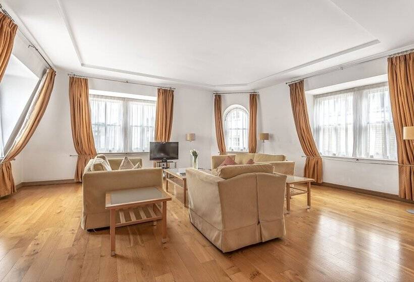 Native Kings Wardrobe, St Pauls