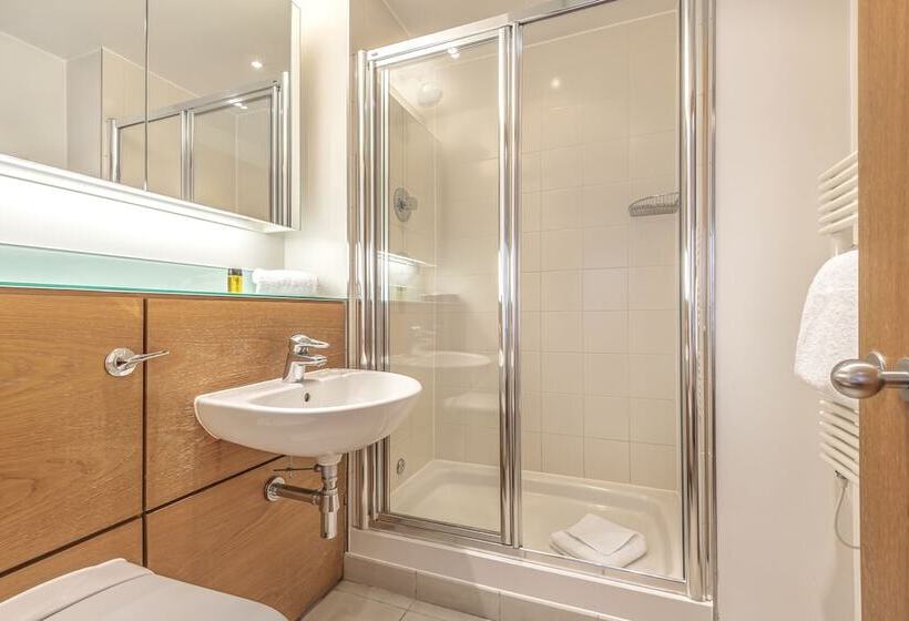 Native Kings Wardrobe, St Pauls