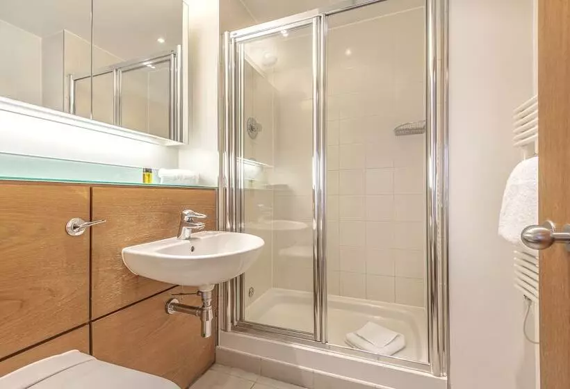 Native Kings Wardrobe, St Pauls