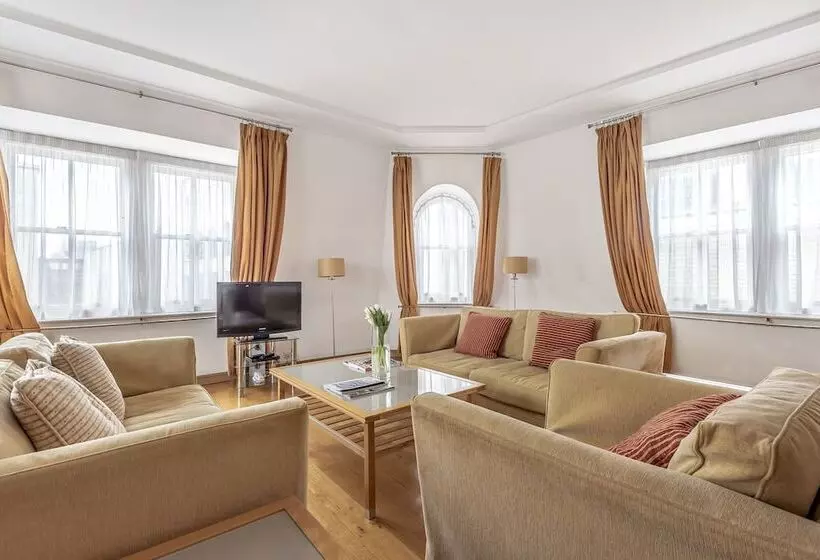 Native Kings Wardrobe, St Pauls