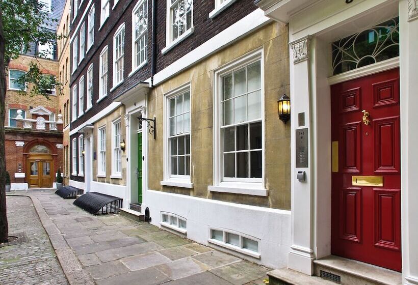 Native Kings Wardrobe, St Pauls