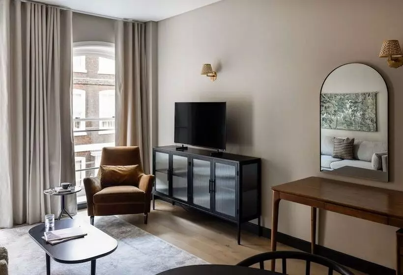 Native Kings Wardrobe, St Pauls