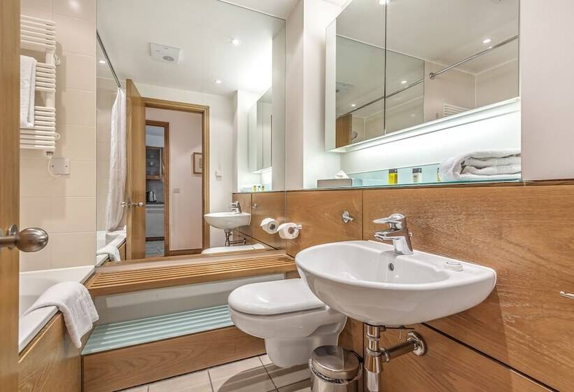 Native Kings Wardrobe, St Pauls