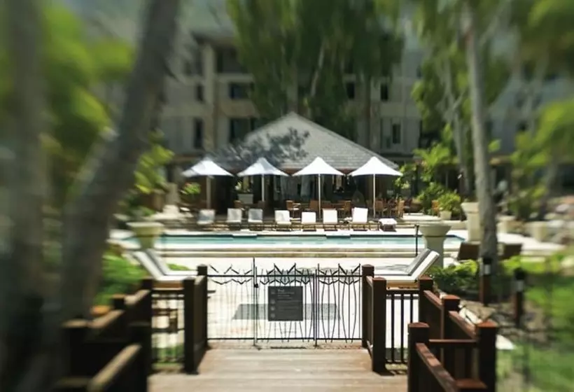 Pullman Palm Cove Sea Temple Resort & Spa