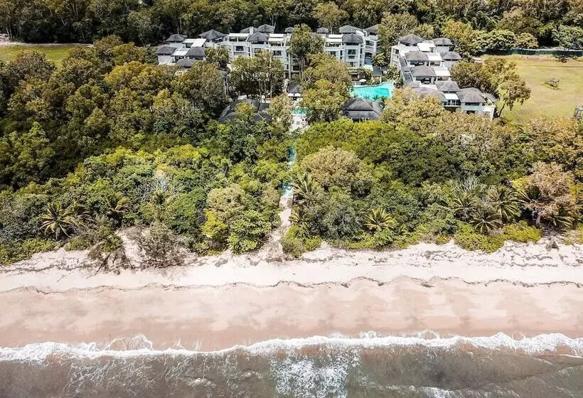 Pullman Palm Cove Sea Temple Resort & Spa