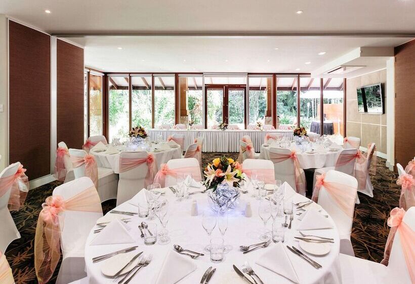 Pullman Palm Cove Sea Temple Resort & Spa