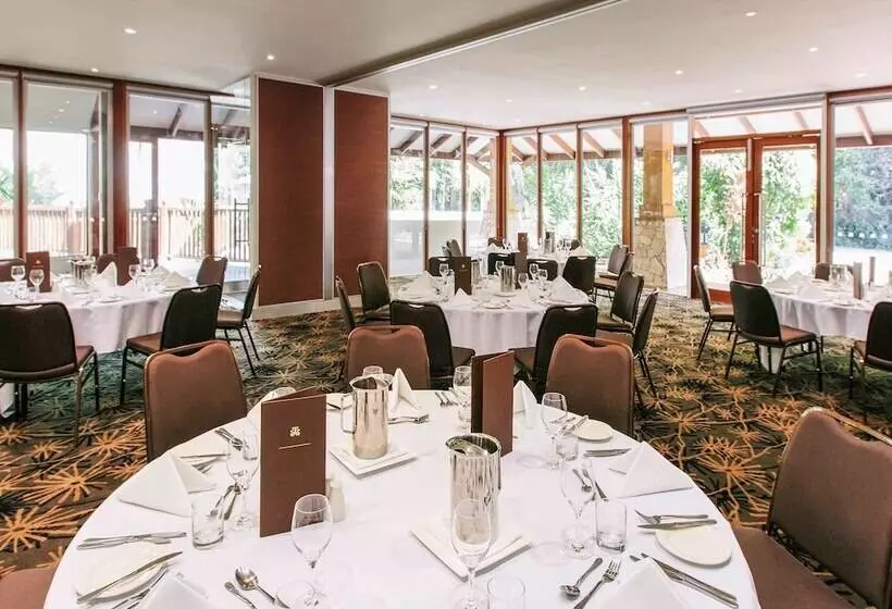 Pullman Palm Cove Sea Temple Resort & Spa