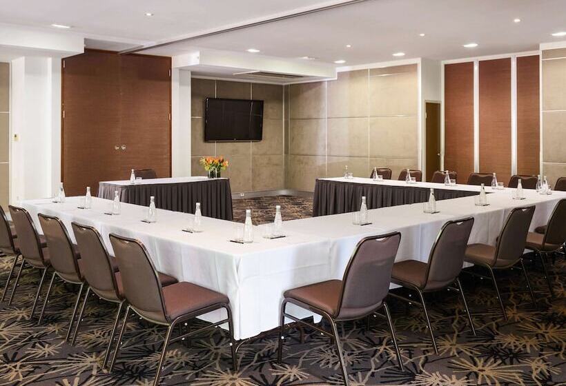 Pullman Palm Cove Sea Temple Resort & Spa