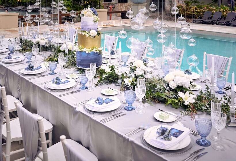 Pullman Palm Cove Sea Temple Resort & Spa