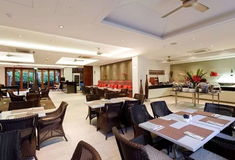 Pullman Palm Cove Sea Temple Resort & Spa