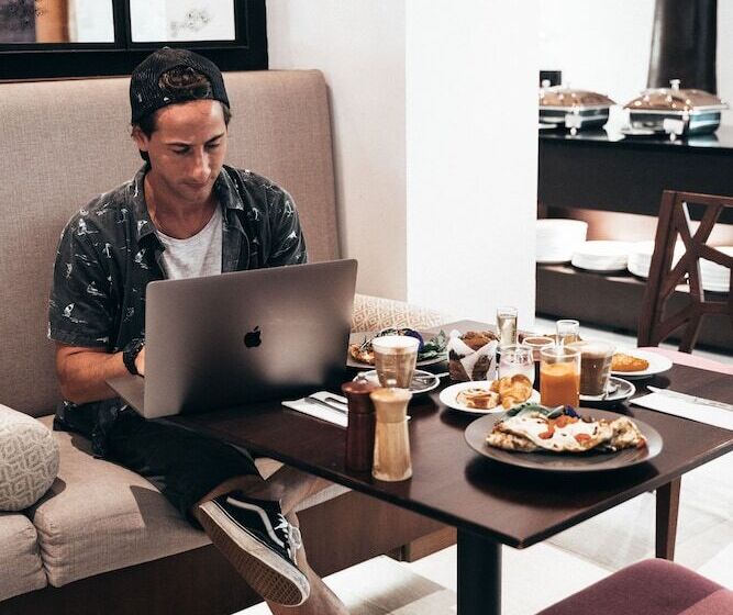 Pullman Palm Cove Sea Temple Resort & Spa