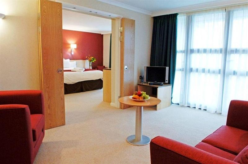 Burleigh Court Hotel And Leisure