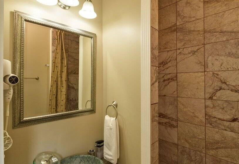 Hotel Above The Beach Guest Suites