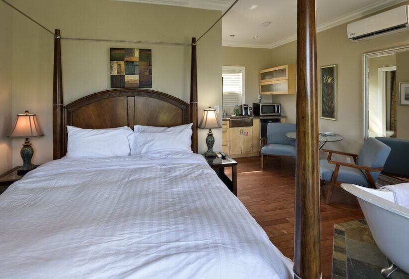 Hotel Above The Beach Guest Suites