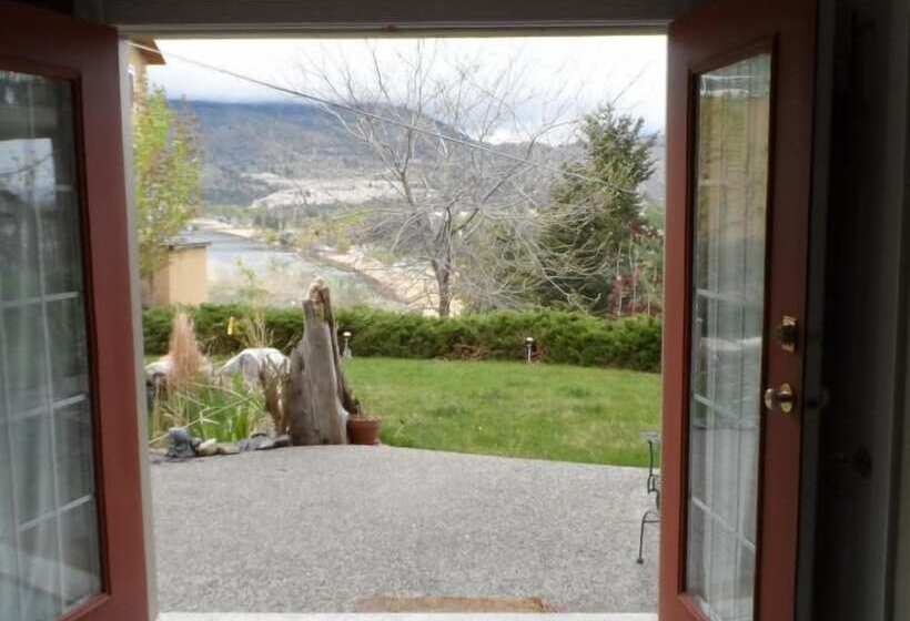 Hotel Above The Beach Guest Suites