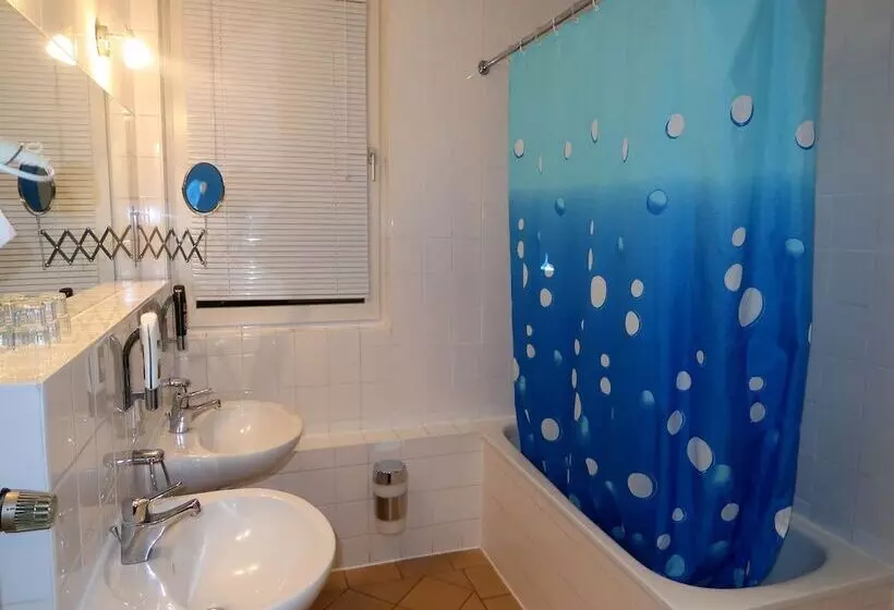 فندق Adler Leipzig