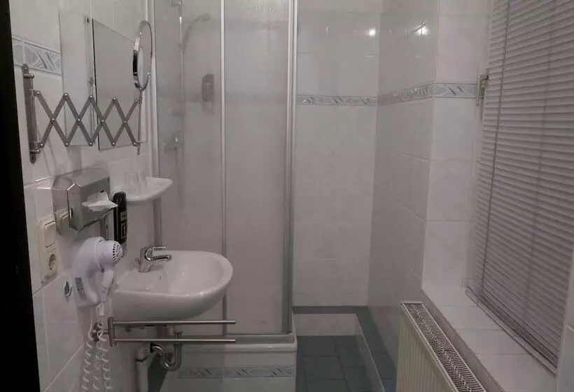 فندق Adler Leipzig