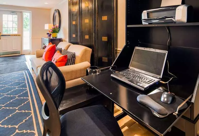 בית מלון כפרי Best Western Colonel Butler Inn