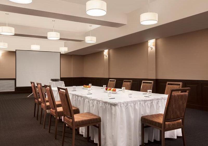 هتل Best Western Premier Aberdeen Kamloops