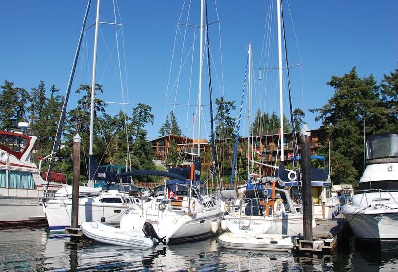 Отель Brentwood Bay Resort & Spa