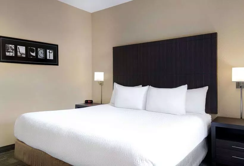 호텔 Days Inn By Wyndham Medicine Hat