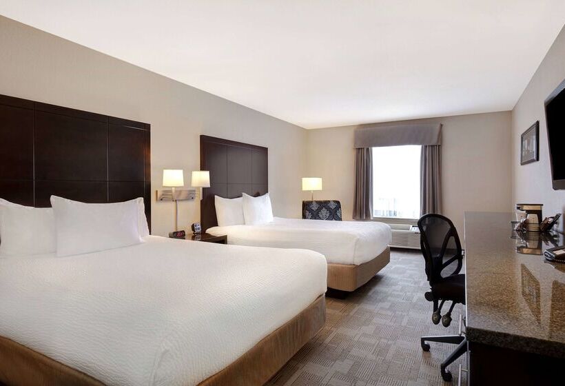 هتل Days Inn By Wyndham Medicine Hat