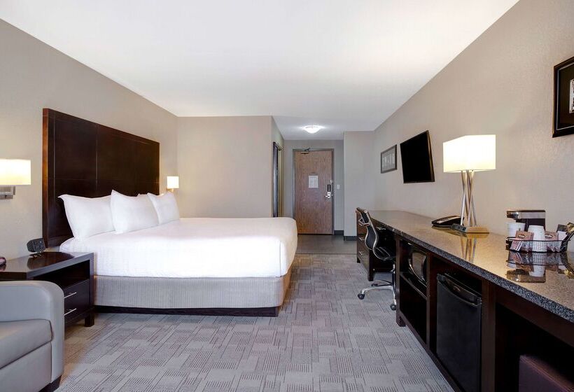 هتل Days Inn By Wyndham Medicine Hat