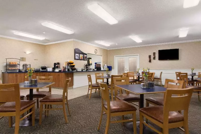 Hotel Days Inn By Wyndham Saskatoon