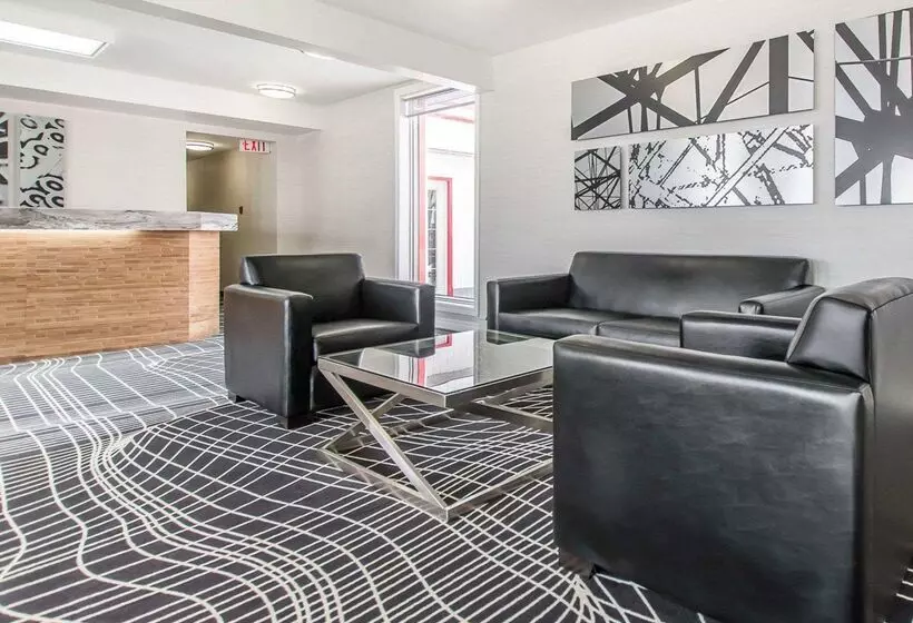 בית מלון כפרי Econo Lodge New Liskeard