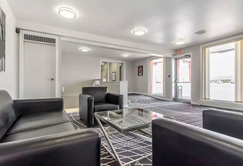 בית מלון כפרי Econo Lodge New Liskeard