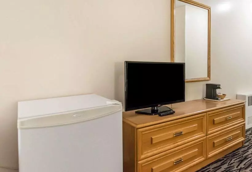 בית מלון כפרי Econo Lodge New Liskeard