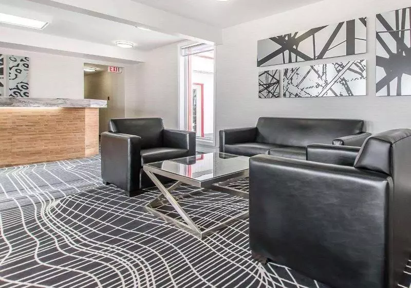 בית מלון כפרי Econo Lodge New Liskeard