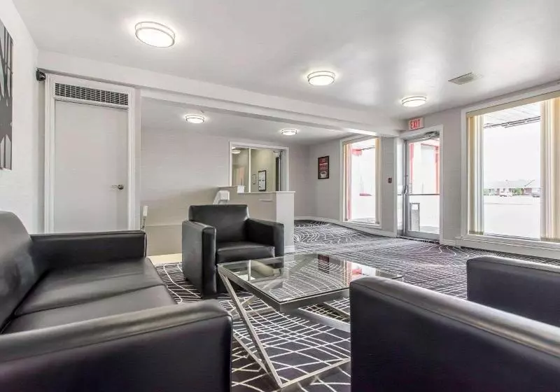 בית מלון כפרי Econo Lodge New Liskeard