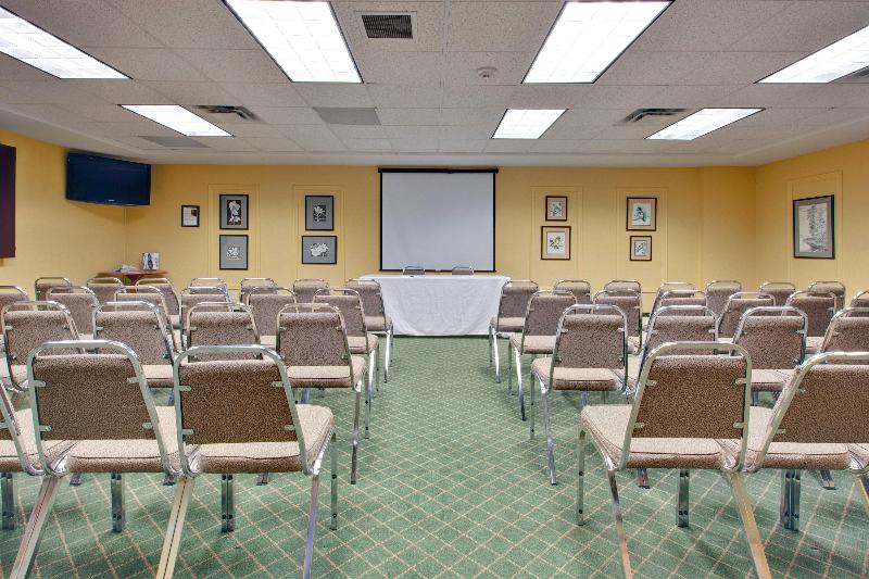 هتل Holiday Inn Express Dryden, An Ihg