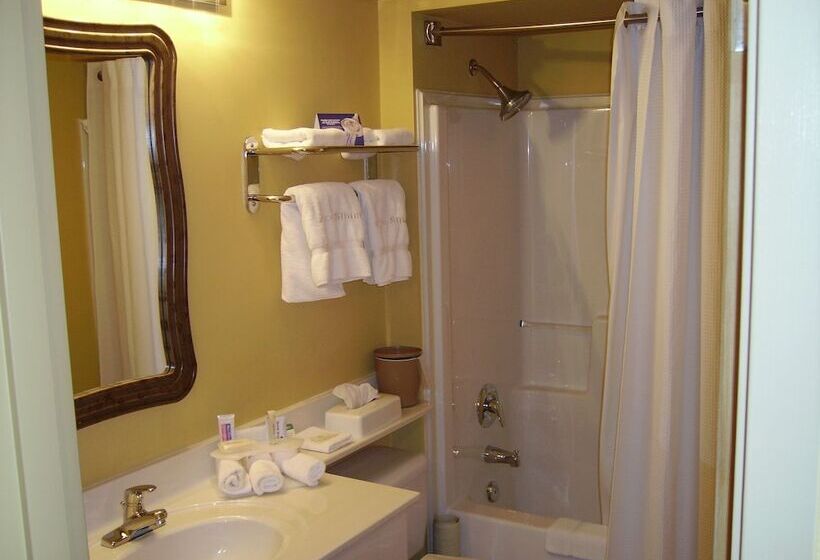 هتل Holiday Inn Express Dryden, An Ihg