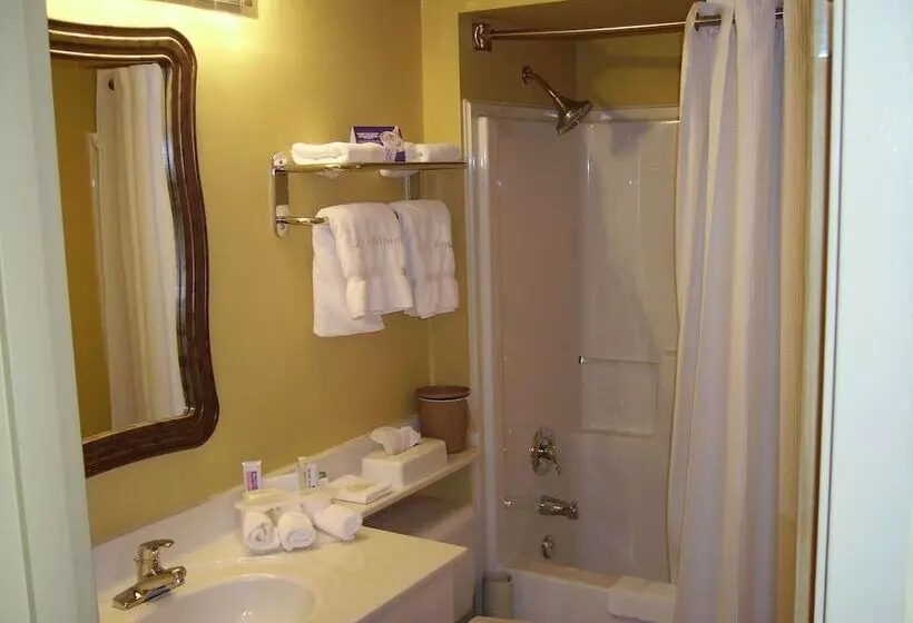 هتل Holiday Inn Express Dryden, An Ihg